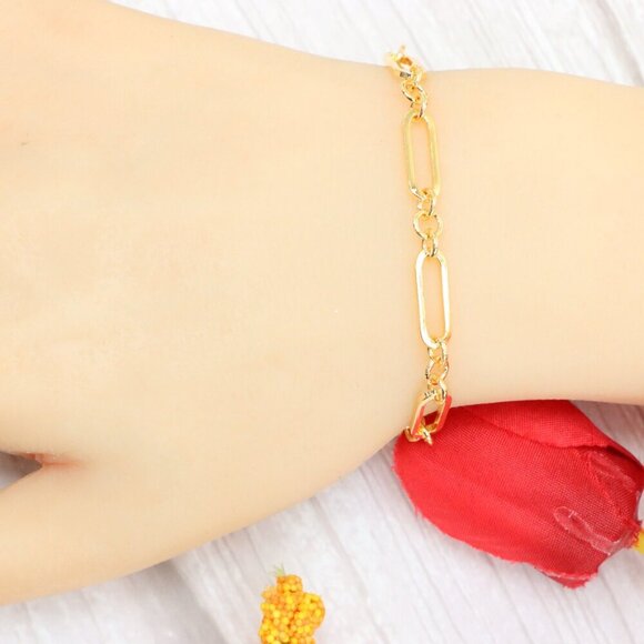 "Trendy Handmade Bracelet – A Thoughtful Gift for Girls & Women | UNVRC1530 - Picture 2 of 10